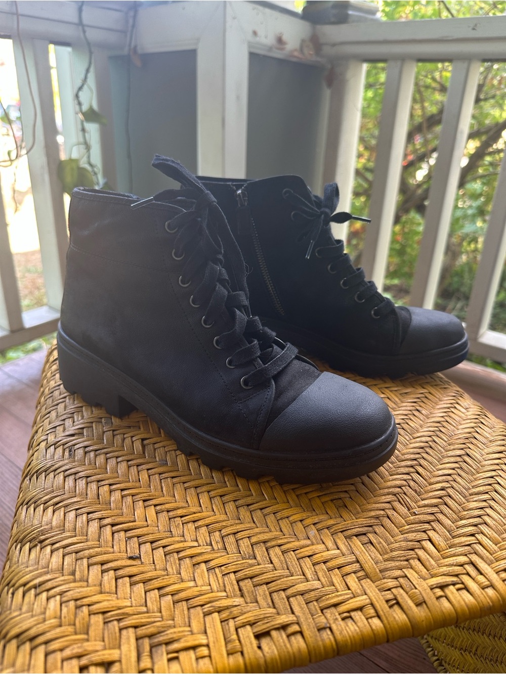 Eileen Fisher Reese Black Waterproof Suede Lace Up Combat Boots Sz 10 EXCELLENT